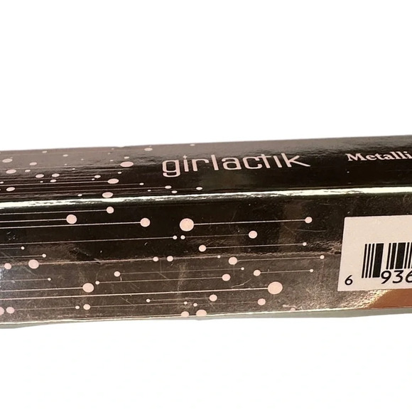 GIRLAKTIC
METALLIC EYE SPARKLE SHADOW - Picture 2 of 3